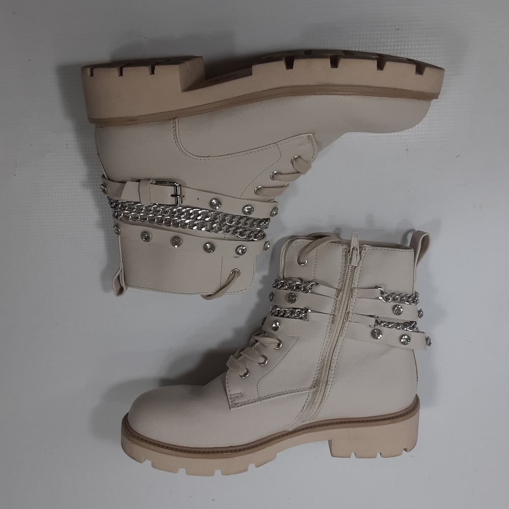 XOXO Payge Size 7M Cream Lace Up and Side Zip Ankle Boots with Chain Straps - Picture 5 of 9